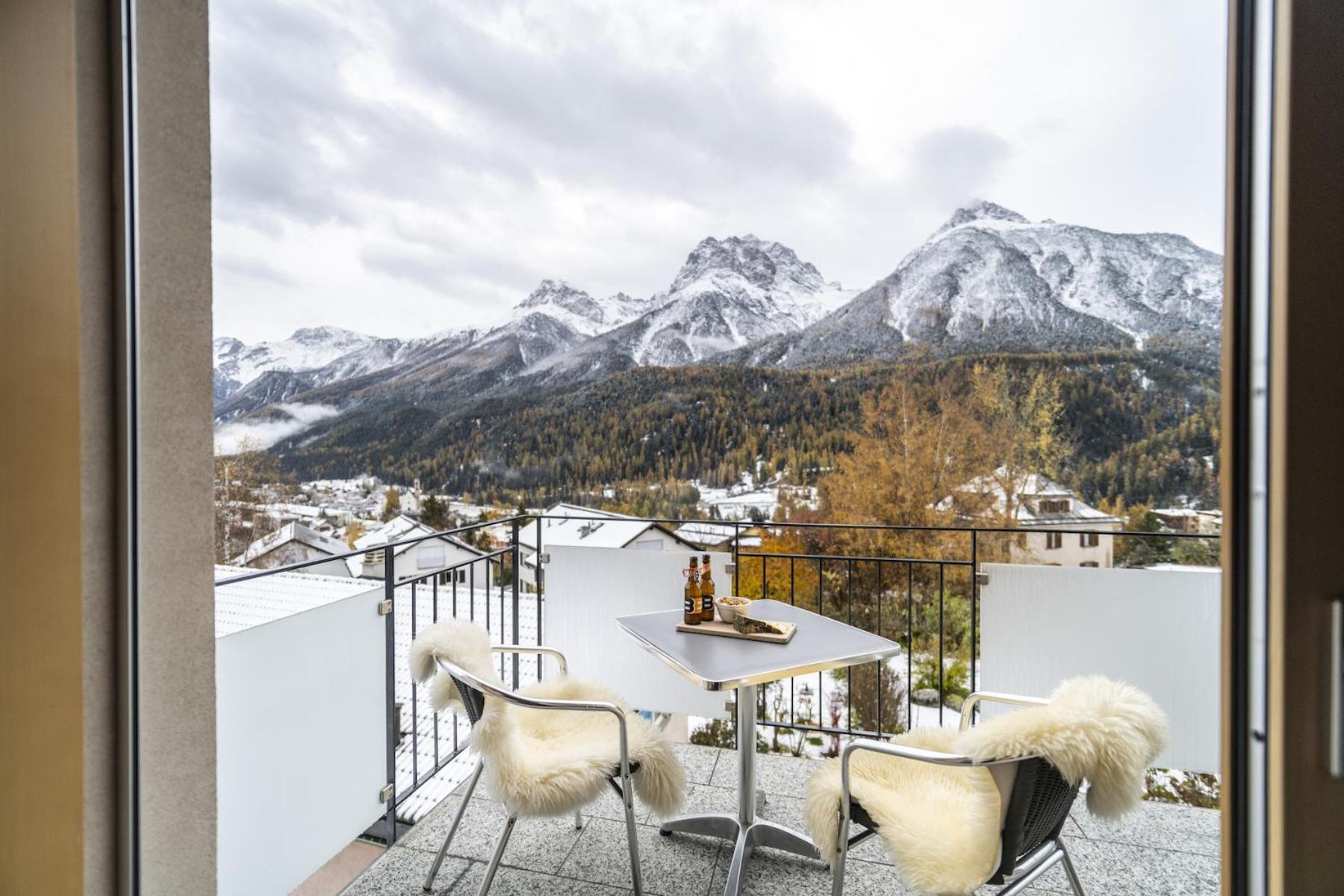 Apartamento Chasa Capricornin Scuol Exterior foto